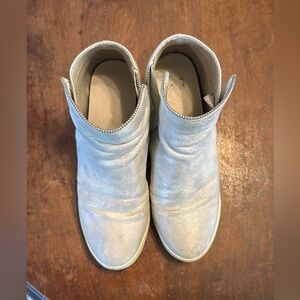 Hidden wedge silver shoes